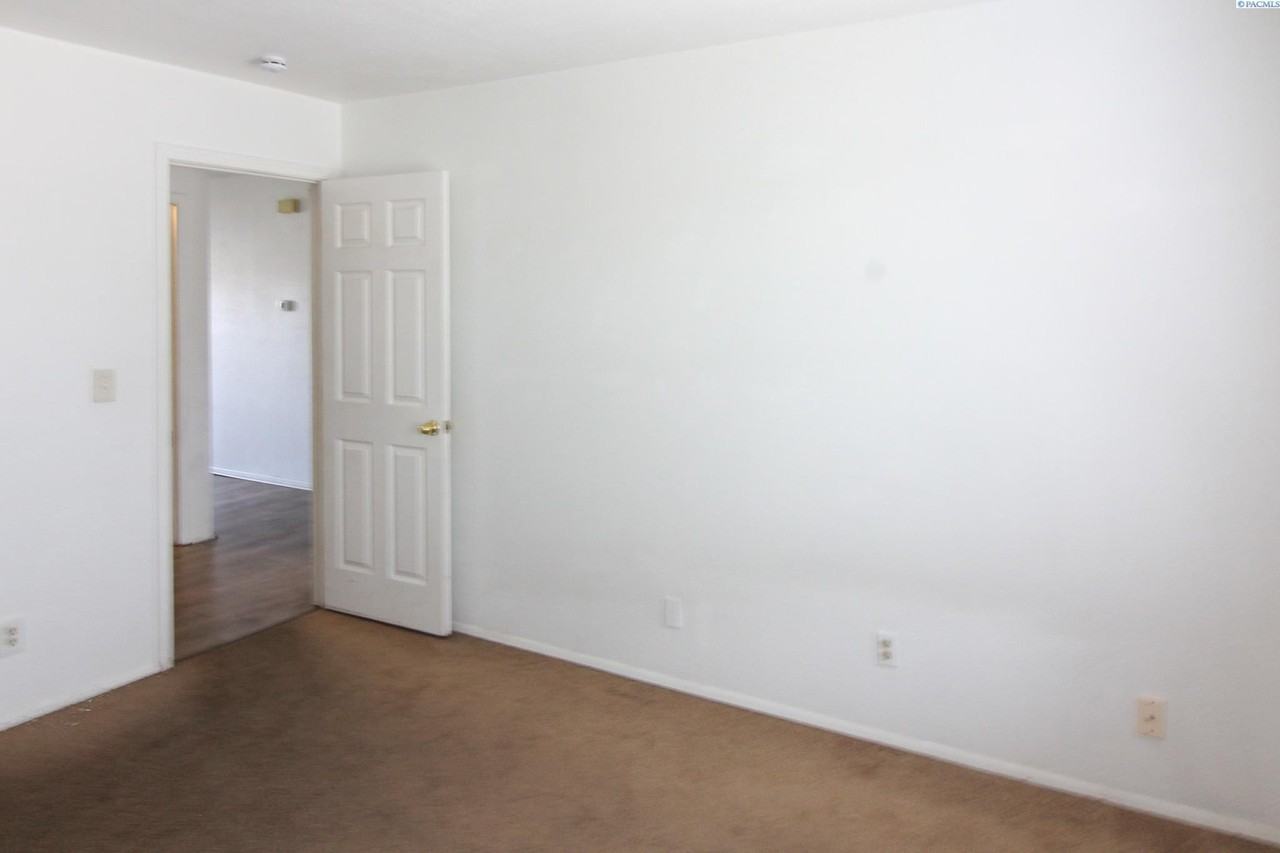 6818 W 1st Ave - Photo 6 of 7