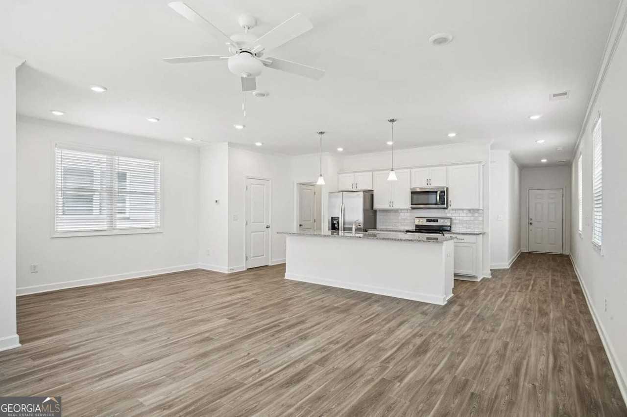 4117 Leatherwood Ln - Photo 3 of 8