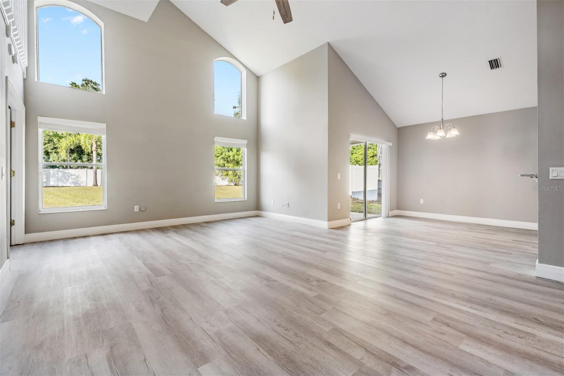 643 Somerstone Dr - Photo 3 of 13