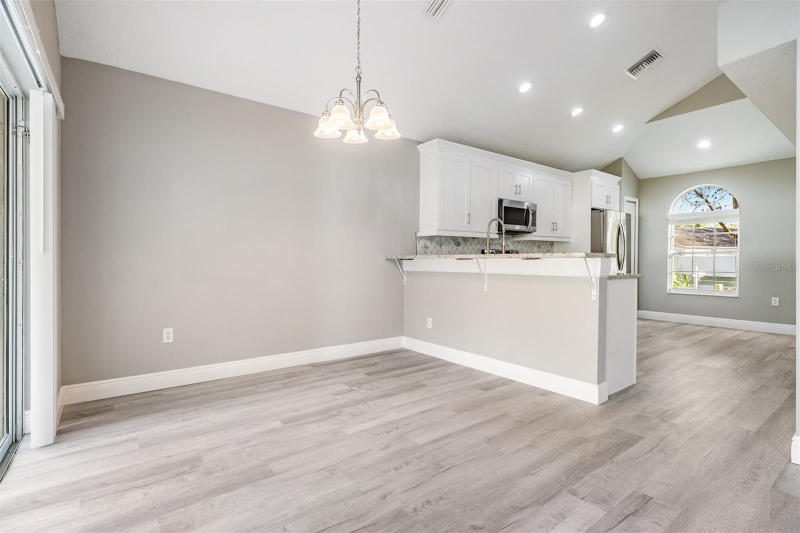 643 Somerstone Dr - Photo 5 of 13