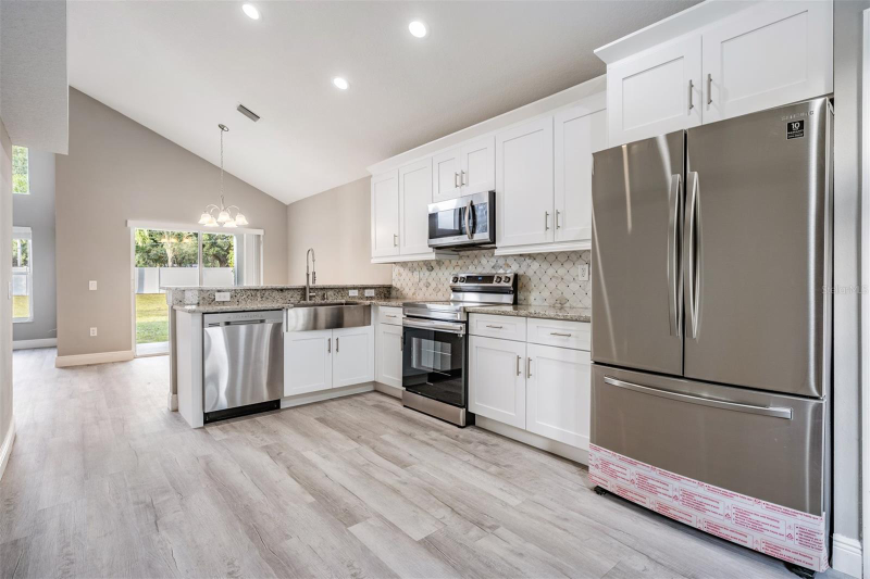 643 Somerstone Dr - Photo 6 of 13