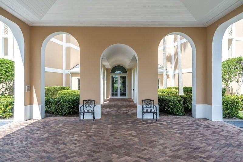 4775 S Harbor Dr Apt 107 #107 - Photo 3 of 33