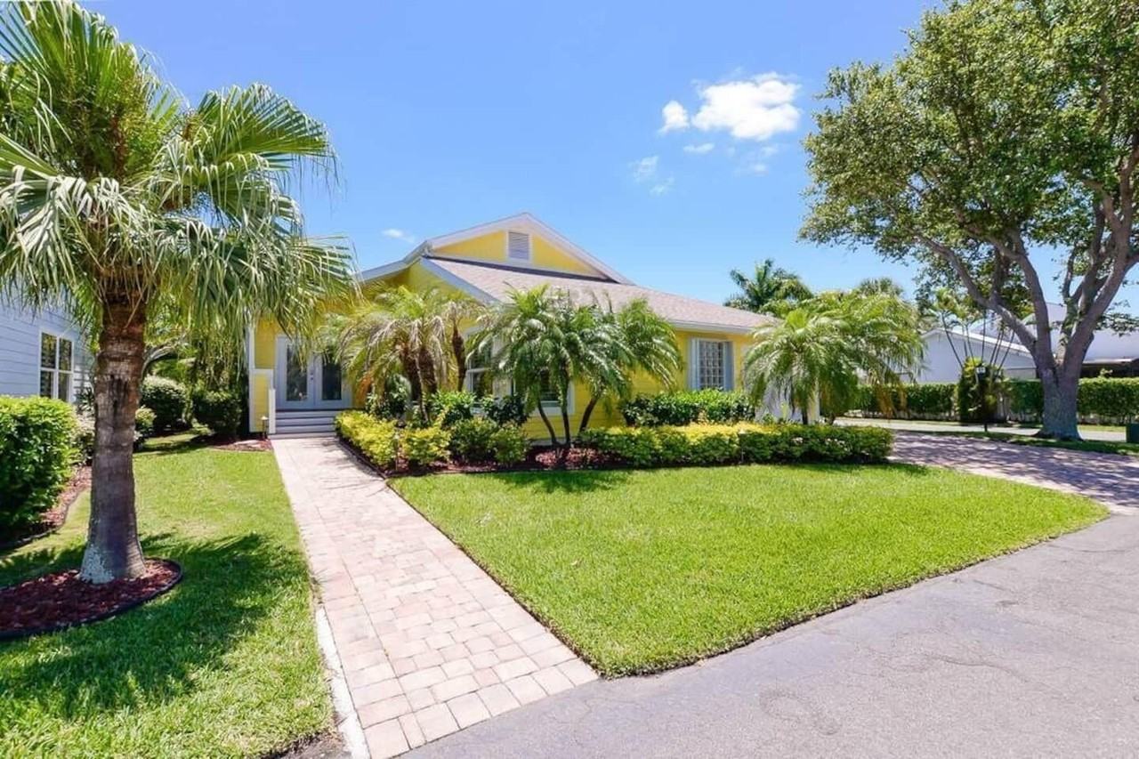 4031 Northeast Breakwater Drive - Photo 3 of 50