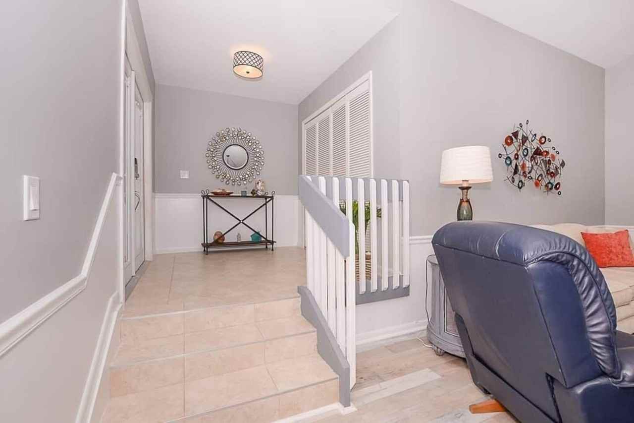 4031 Northeast Breakwater Drive - Photo 5 of 50