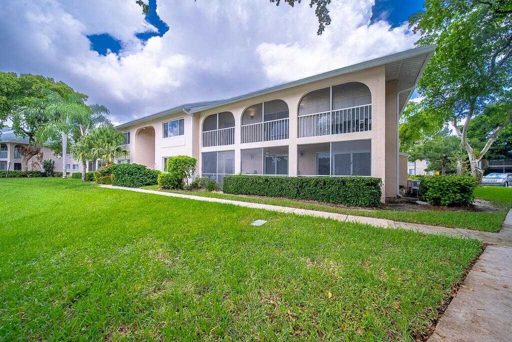 13810 Oneida Dr #C2 - Photo 2 of 31