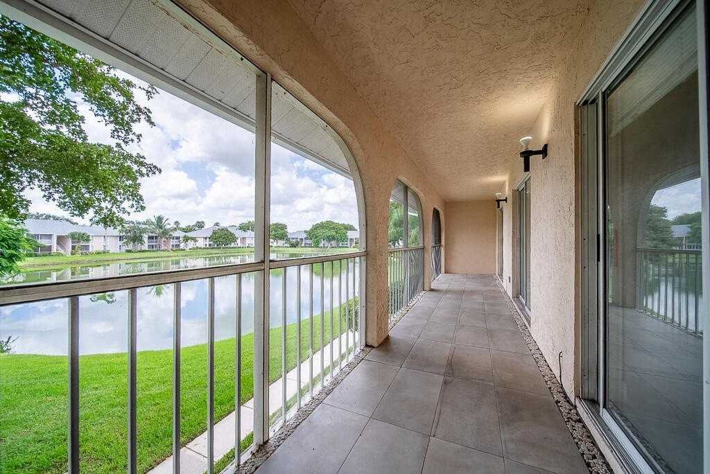 13810 Oneida Dr #C2 - Photo 3 of 31