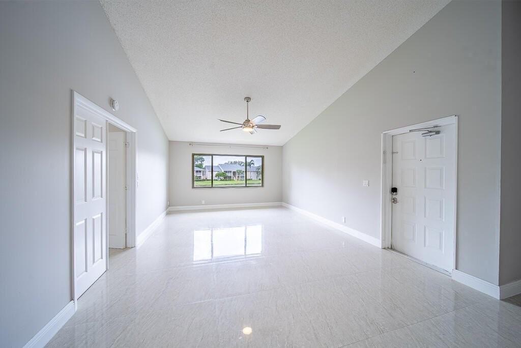 13810 Oneida Dr #C2 - Photo 5 of 31