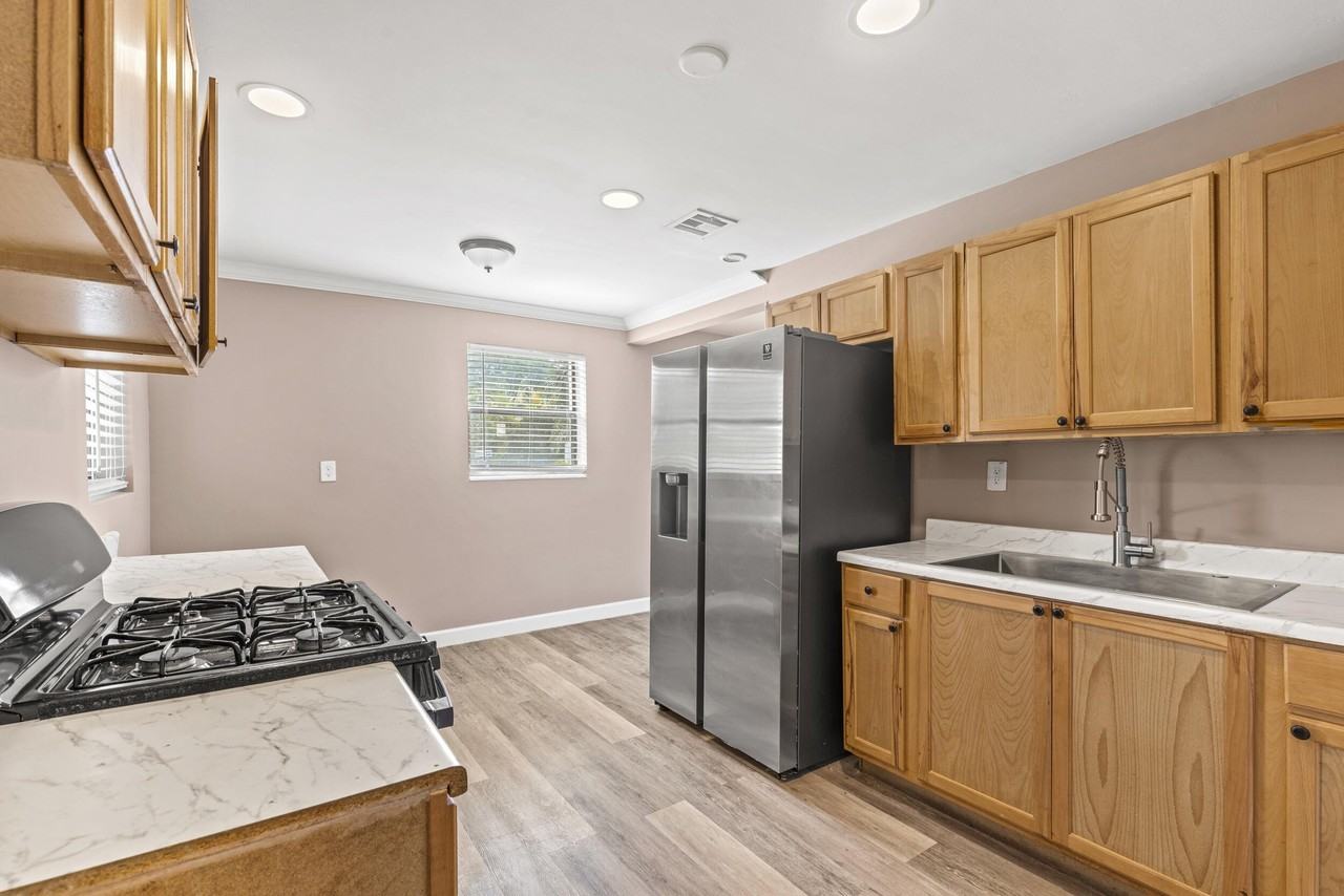 3717 Pinewood Ave - Photo 3 of 14