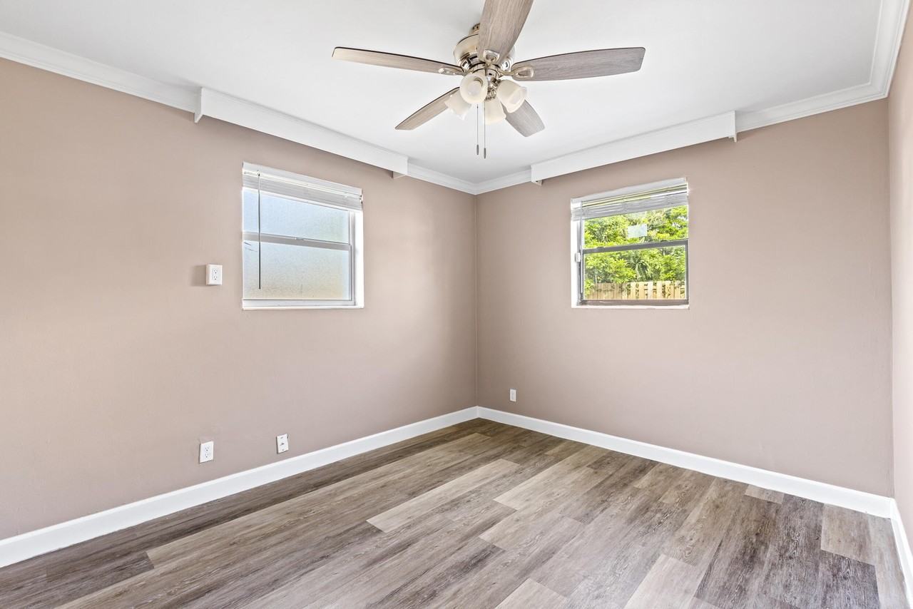 3717 Pinewood Ave - Photo 5 of 14