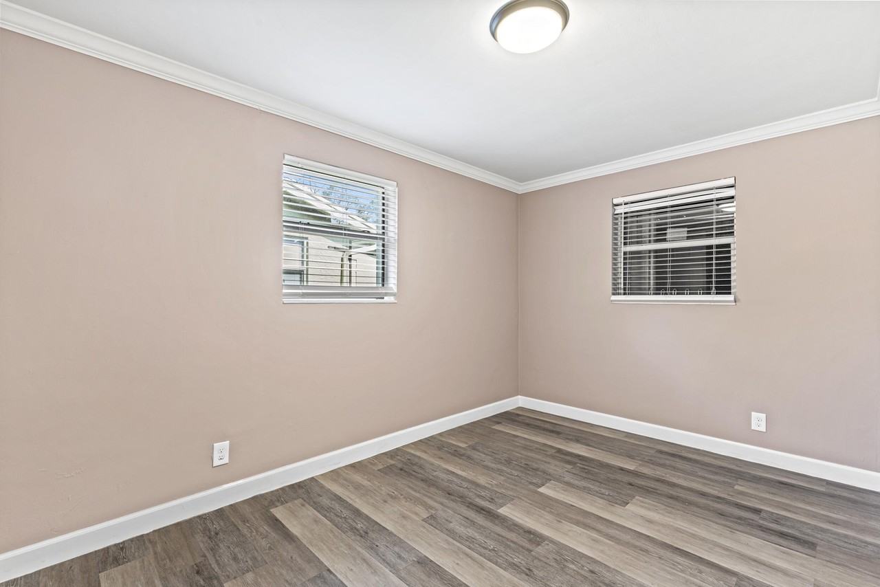 3717 Pinewood Ave - Photo 7 of 14