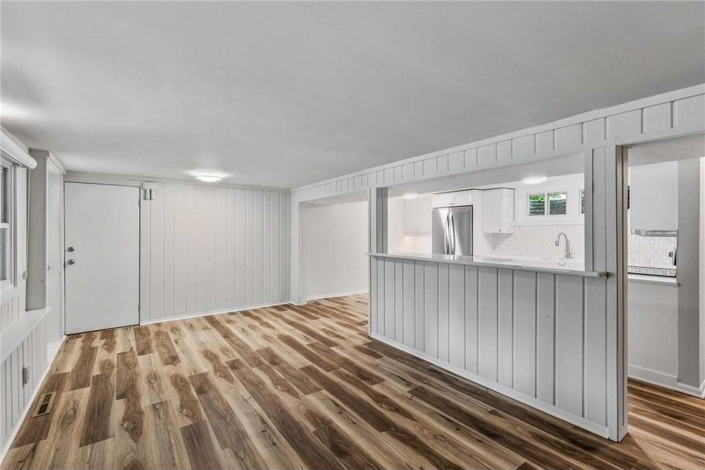 193 3rd St #2 - Photo 5 of 27