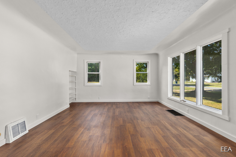 355 Chestnut - Photo 2 of 20