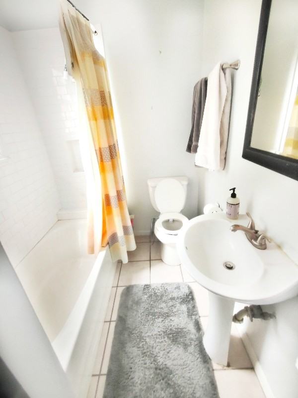 201 Spring St - Photo 4 of 8