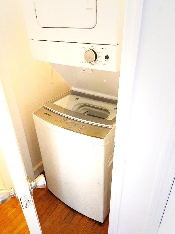 201 Spring St - Photo 5 of 8