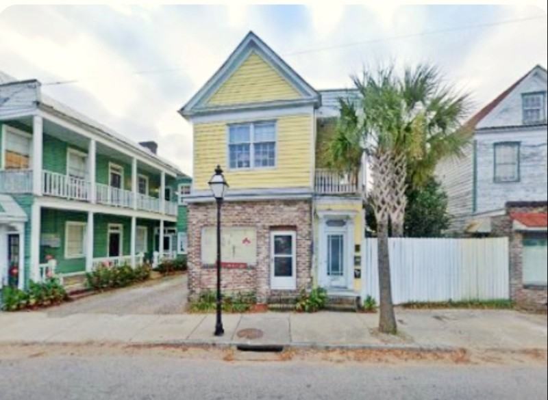 201 Spring St - Photo 6 of 8