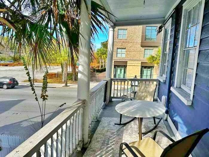 201 Spring St - Photo 7 of 8