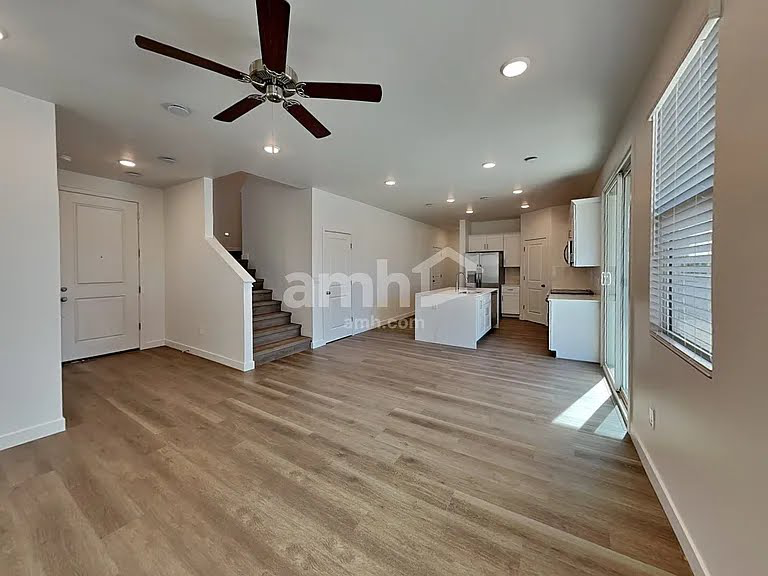 18492 W Honeysuckle Dr - Photo 3 of 11