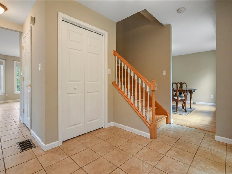 1729 Middle Rd - Photo 3 of 16