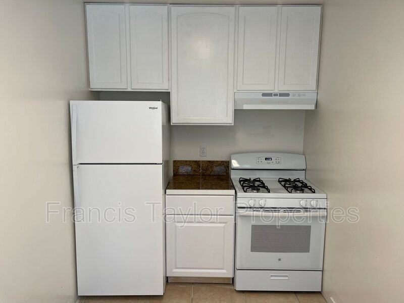 1214 S Escondido Blvd #2 - Photo 2 of 8