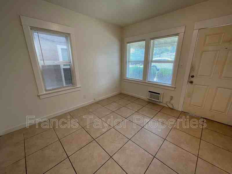1214 S Escondido Blvd #2 - Photo 5 of 8