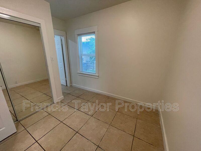 1214 S Escondido Blvd #2 - Photo 7 of 8