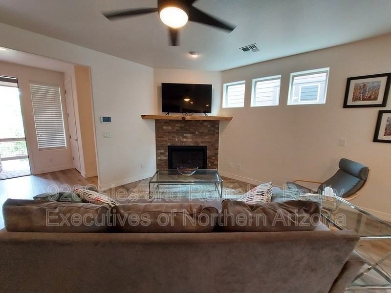 2868 W Presidio Dr - Photo 3 of 13