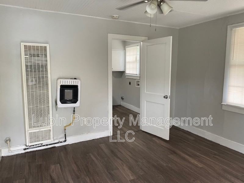 781 David St - Photo 2 of 6