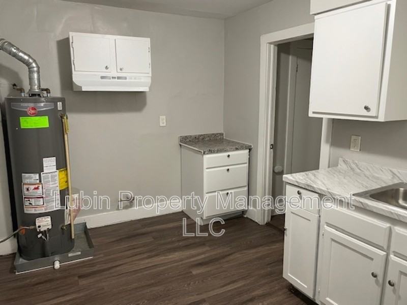 781 David St - Photo 4 of 6