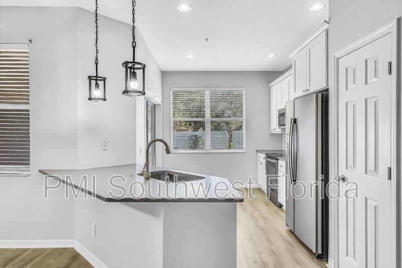 3959 Yellowstone Cir - Photo 2 of 27