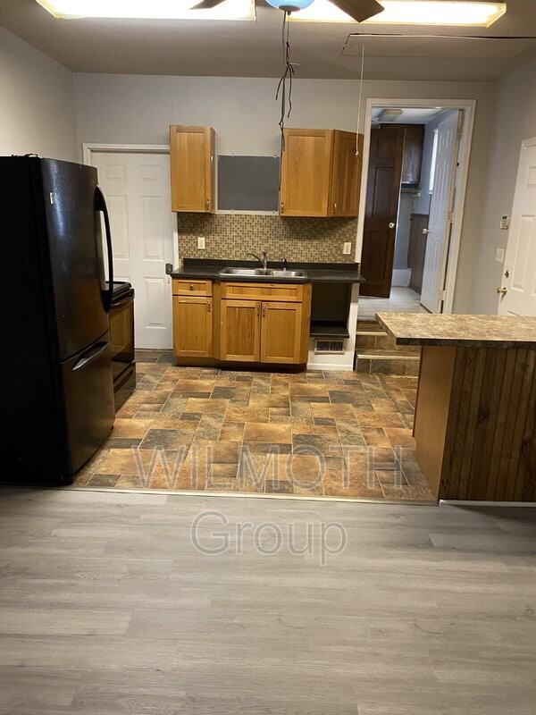 1106 N Gale St #3 - Photo 4 of 10