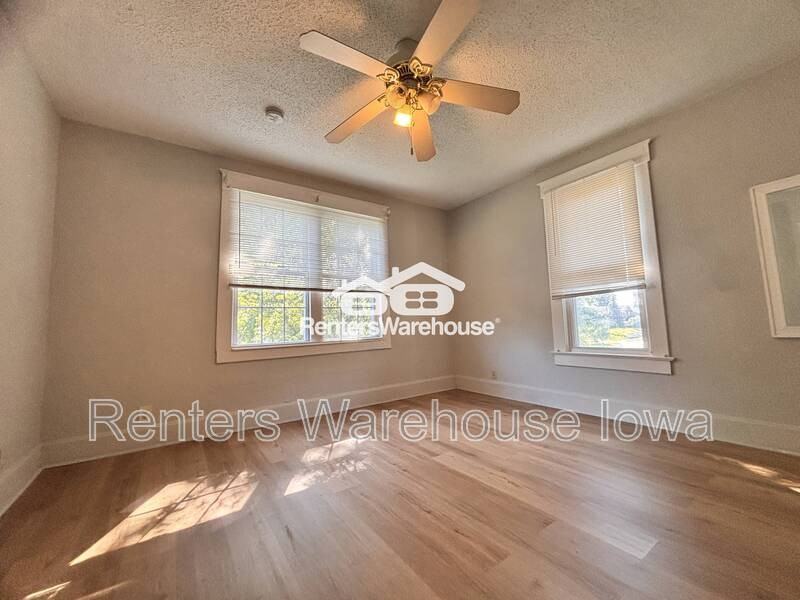 416 8th St #2 - Photo 5 of 10