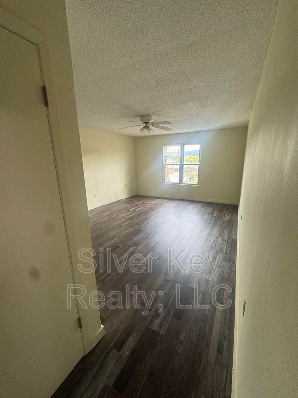 114 Old Athens Pike #2F - Photo 5 of 11