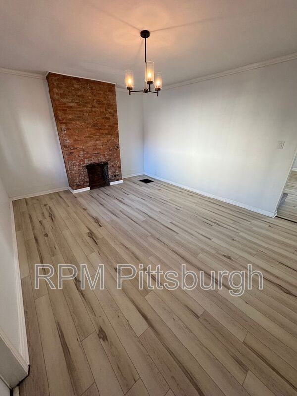 210 18th St - Photo 2 of 17