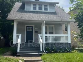 featured image of 1476 N 6th St