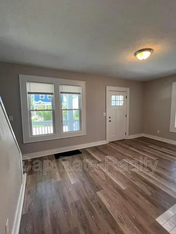 1476 N 6th St - Photo 4 of 24