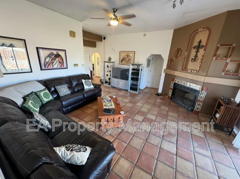 2241 Bartolo Ave Sw - Photo 4 of 17