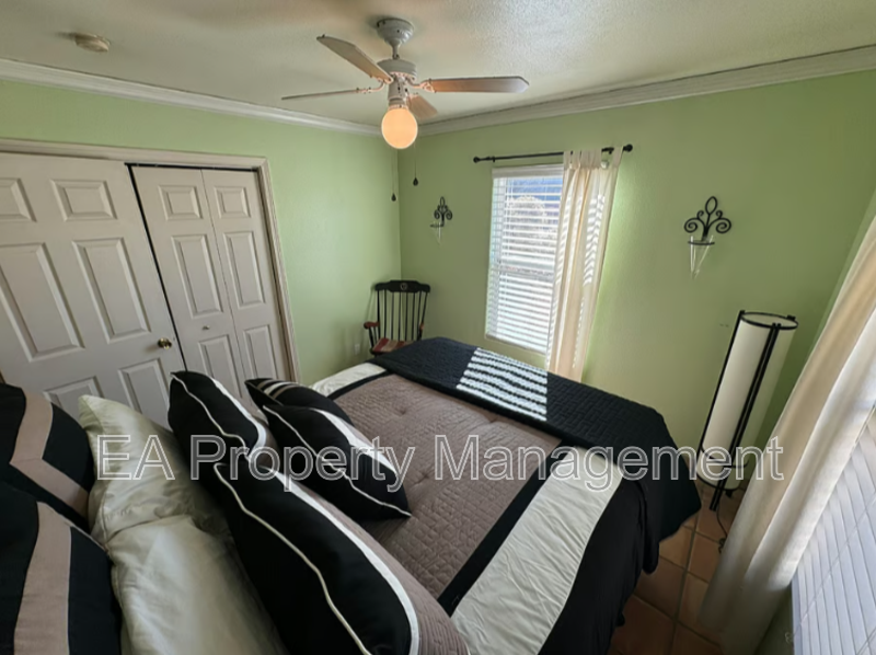 2241 Bartolo Ave Sw - Photo 6 of 17