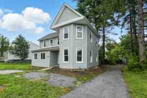 featured image of 3220 N Rolling Rd