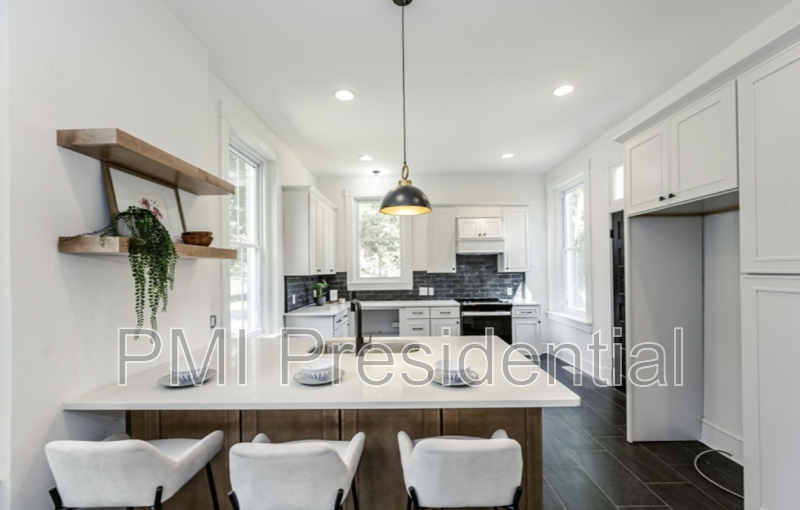 3423 Enslow Ave - Photo 5 of 10