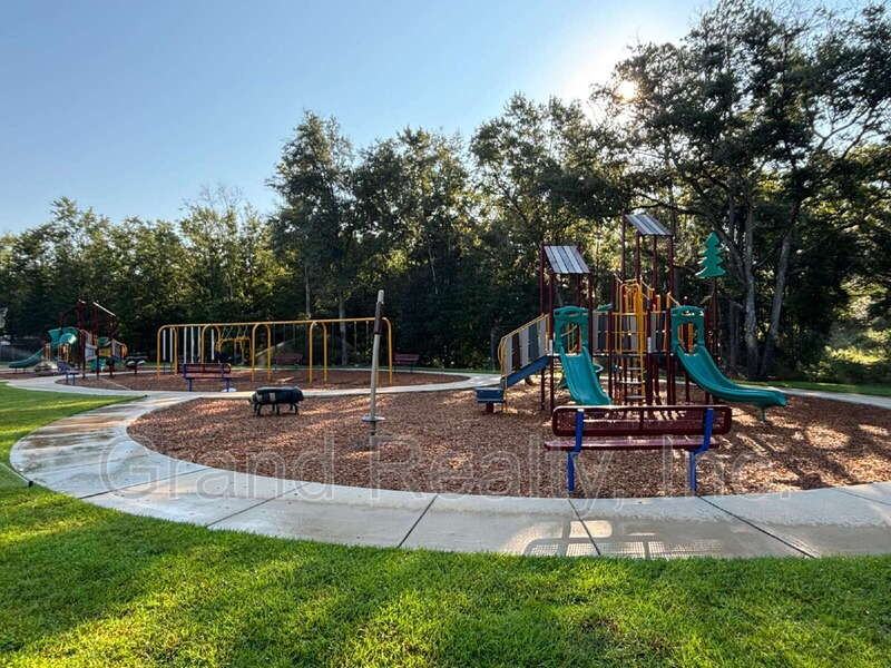 4395 Village Oak Ln - Photo 2 of 28