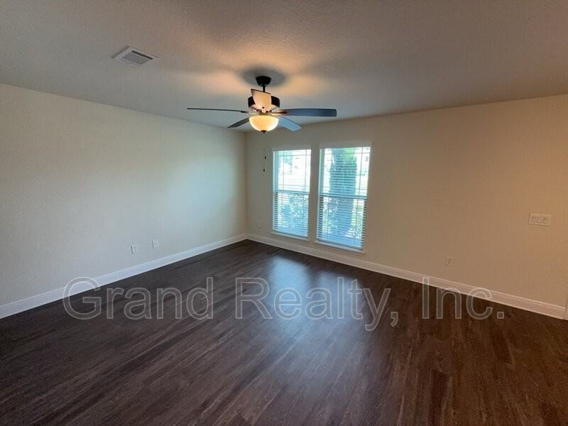 4395 Village Oak Ln - Photo 7 of 28