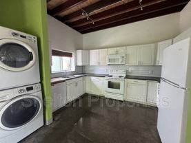 2121 W Hayward Ave #4 - Photo 1 of 1
