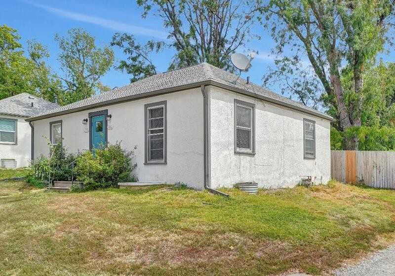 1360 S 35th St - Photo 2 of 14