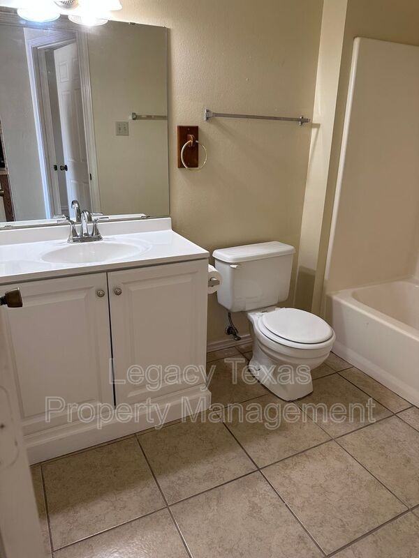 1412 Courtney Pl - Photo 5 of 16