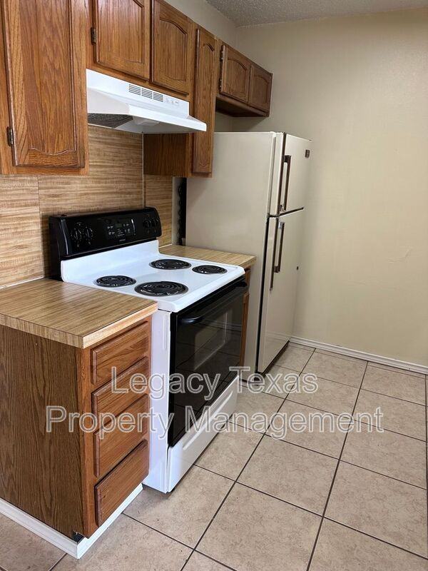 1412 Courtney Pl - Photo 6 of 16