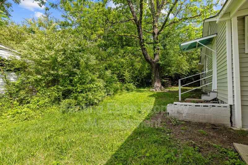 5308 Adams Ave - Photo 5 of 15