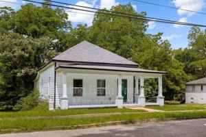 featured image of 552 S Bainbridge St