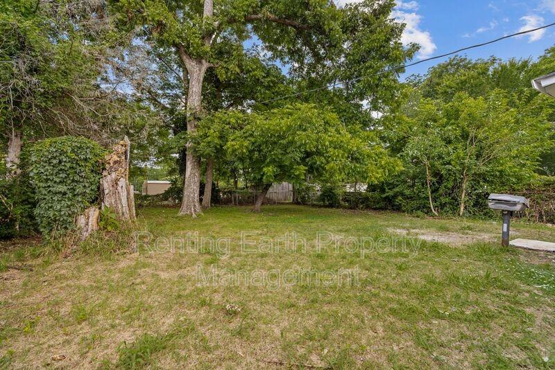 4813 Court S - Photo 6 of 17