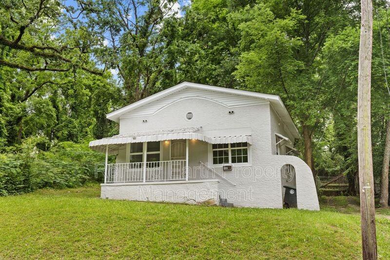 624 83rd Pl S - Photo 4 of 17