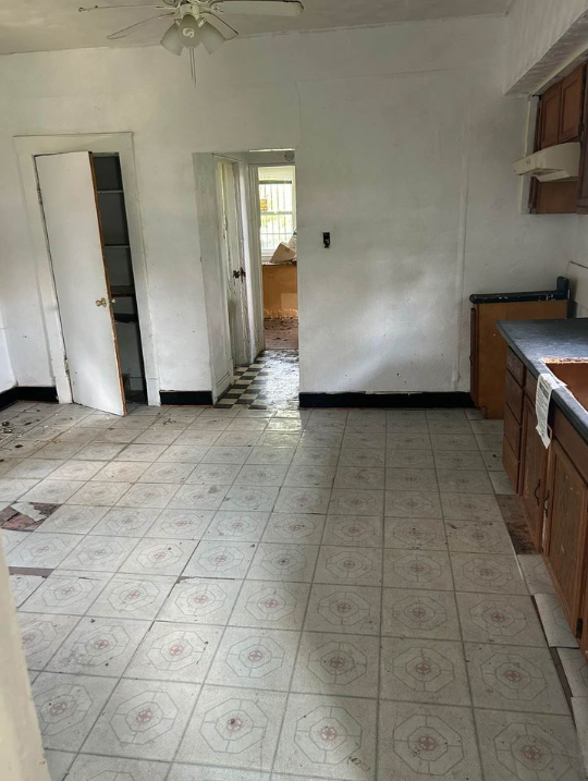 5257 Wren Ave - Photo 3 of 4